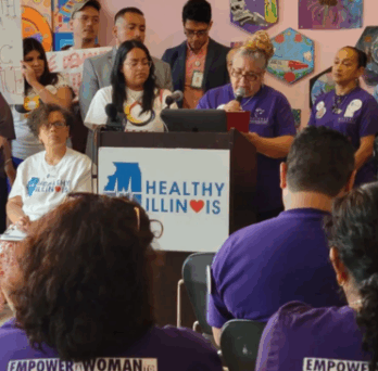 Members of the Healthy Illinois Campaign and several elected officials at the National Museum of Mexican Art in Pilsen advocating for access to health insurance regardless of age or immigration status. (Courtesy of the Healthy Illinois Campaign) Credit: Cortesía 
